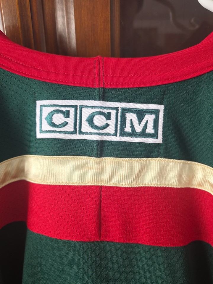 Vintage CCM Minnesota Wild NHL Center Ice Authentic Crewneck