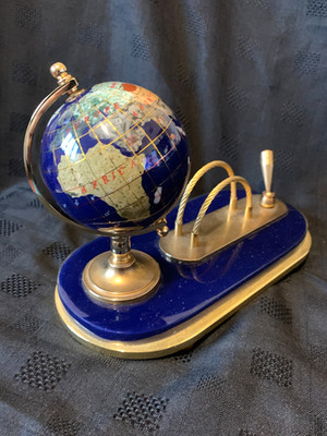 Vintage Kelifano Lapislazuli Welt Edelstein Kugel wiegt in Messing Dreibein Ständer
