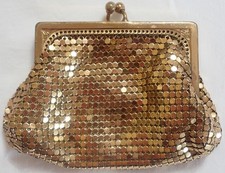 VINTAGE WHITING DAVIS 2961 GOLD-TONE METAL MESH COIN PURSE w/ KISS-LOCK