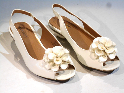 ComfortView White Patent Leather Slingback Peep Toe Shoes 9WW