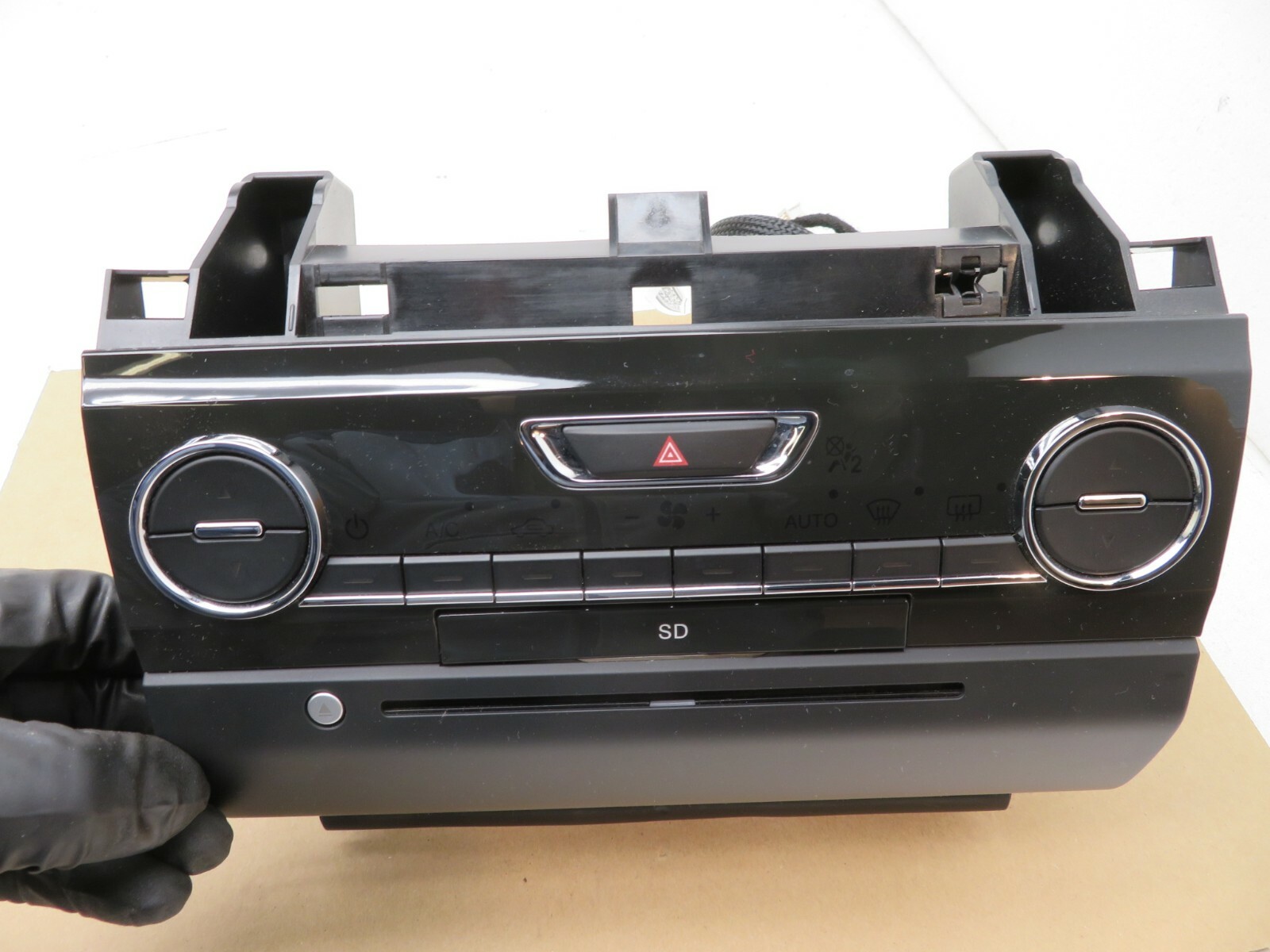 2014-2017 MASERATI GHIBLI SQ4 AM FM AUDIO PLAYER RECEIVER SWITCH PANEL TRIM OEM