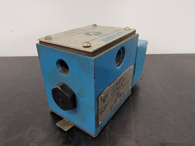 VICKERS DG4S4 012A B 60 S324 Solenoid Directional Control Valve
