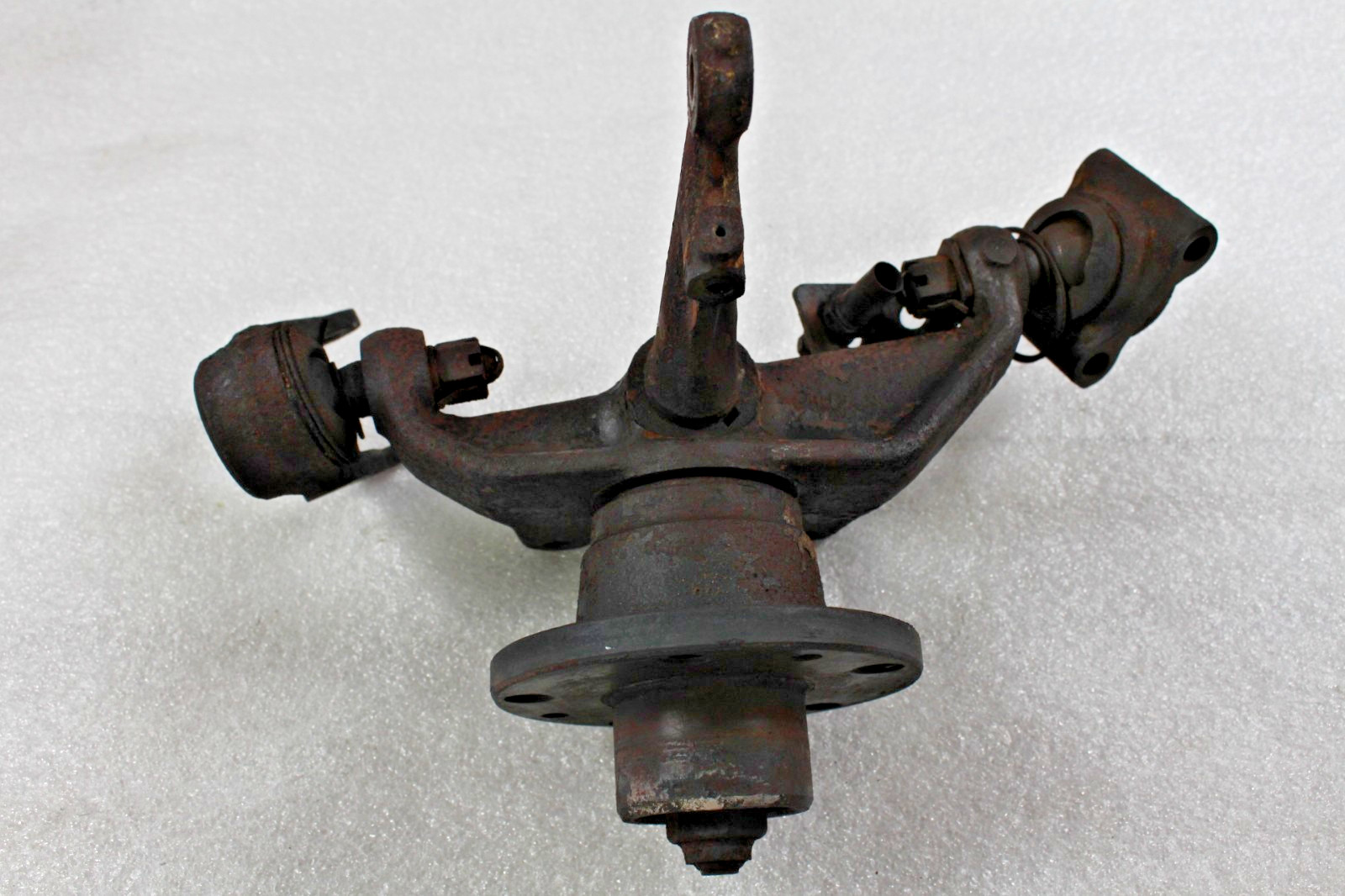 Ferrari 308, LH, Left, Front Spindle Knuckle w/ Hub, Used, P/N 115965, 115966