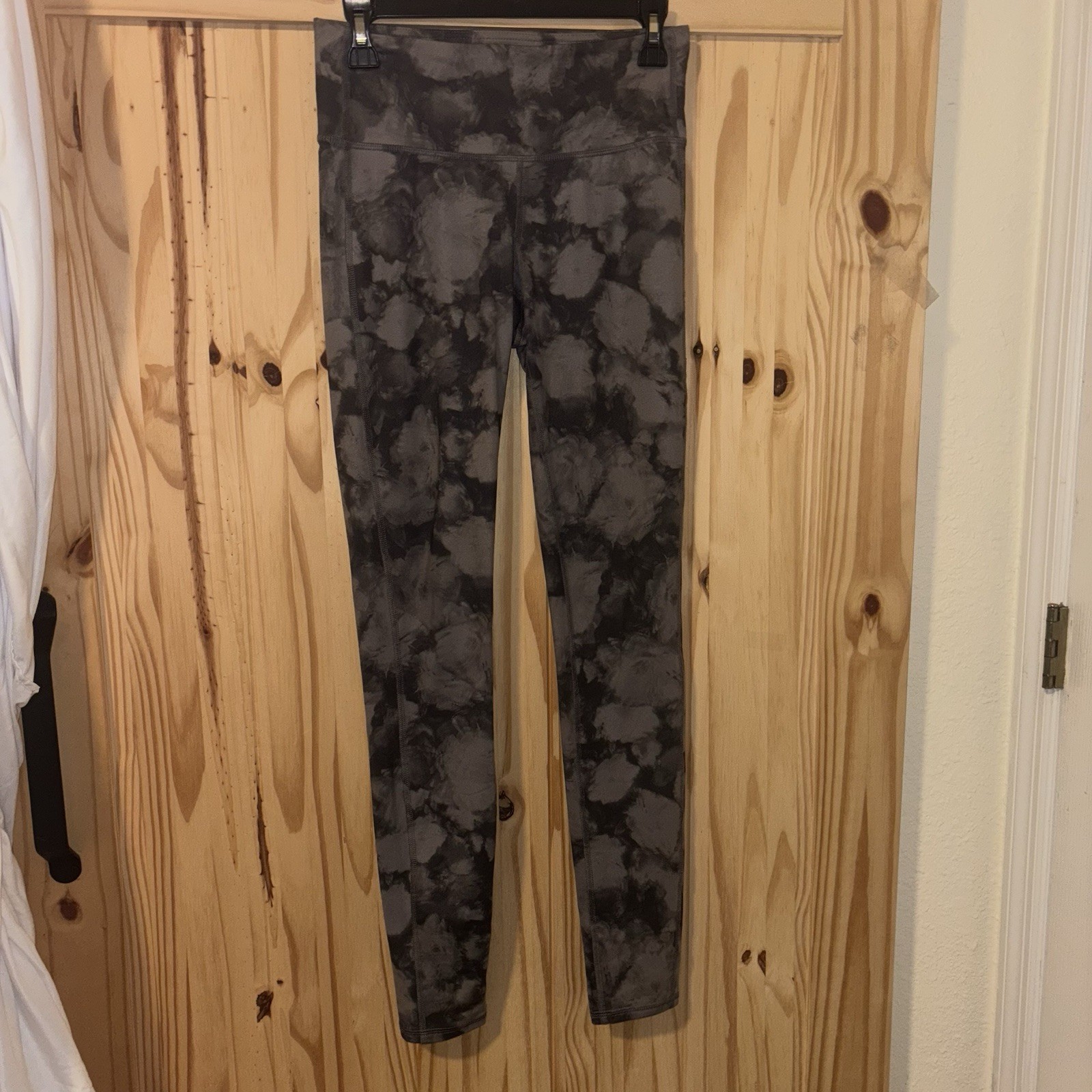 Athleta Women Size ST Leggings Pants Gray Camouflage