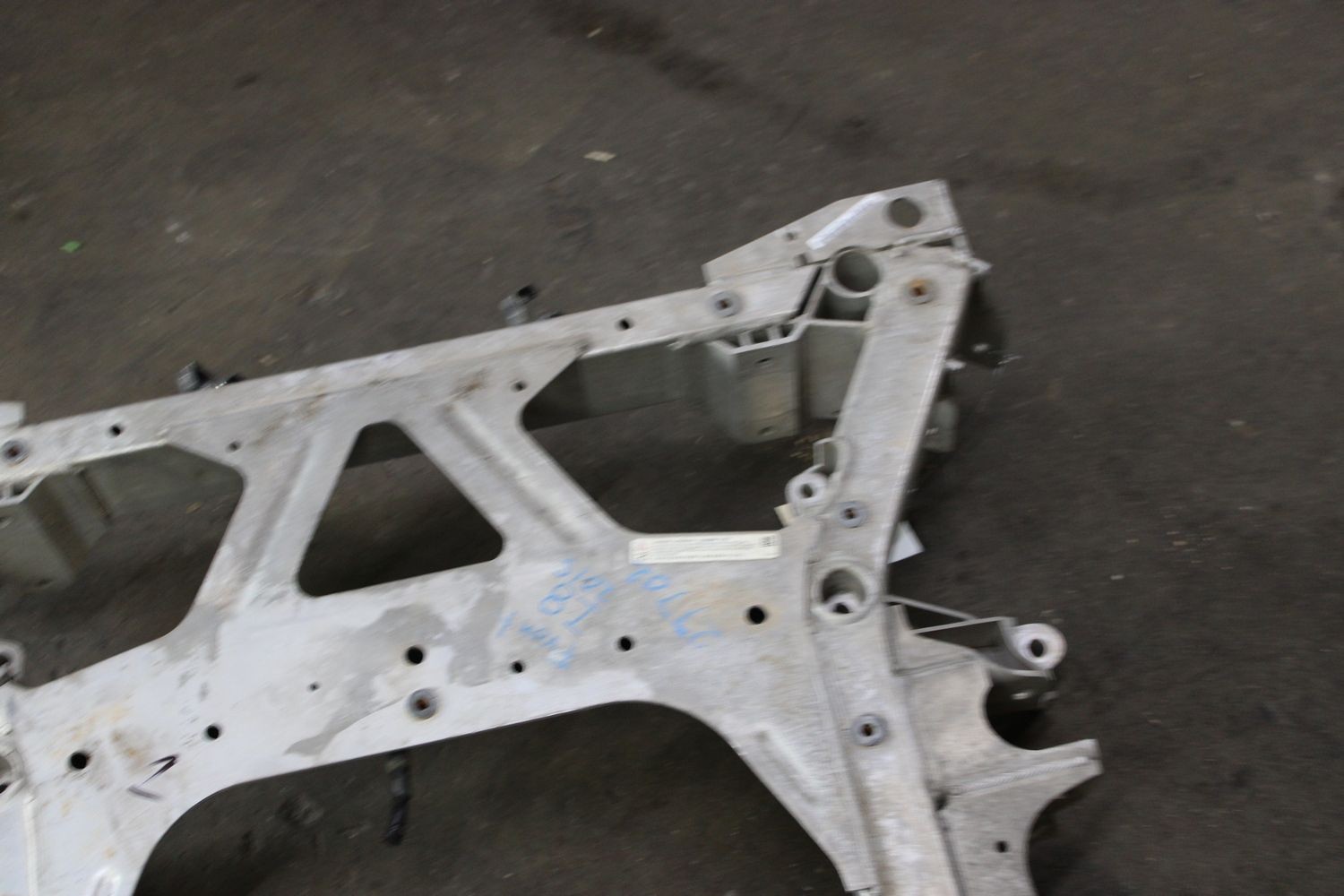 2014-2019 BMW I8 Crossmember/cradle/undercarria