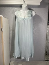 Vintage Vanity Fair Woman  s Nylon Nightgown Blue Embroidered Floral XL USA