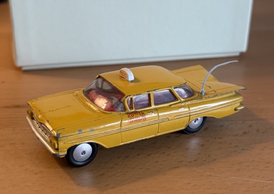 Corgi 221, Chevrolet Yellow Cab - Free Price Guide & Review