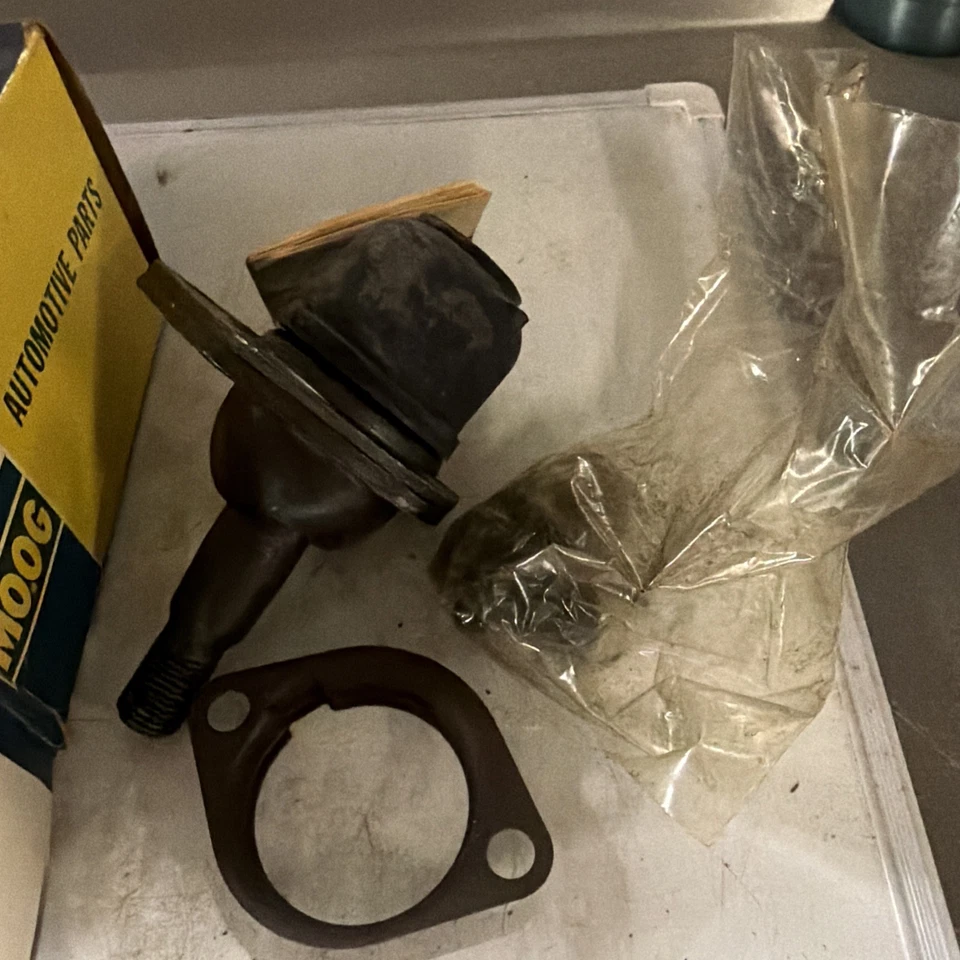 Rótula Moog K3011 AMC Ambassador Classic Marlin Rebel 1962-1969 inferior delantera Foto 3 de 4