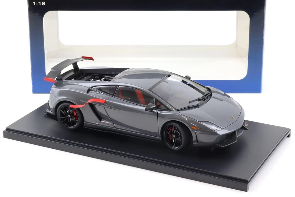 1:18 AUTOart Lamborghini Gallardo LP570 Super Trofeo Stradale Gris Télesto / Gre - Photo 2/4