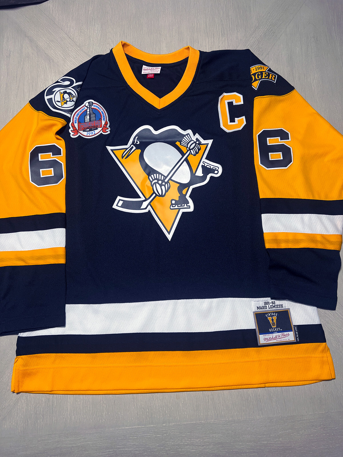 MARIO LEMIEUX Pittsburgh Penguins SIGNED Auto JERSEY PSA COA 92 Cup