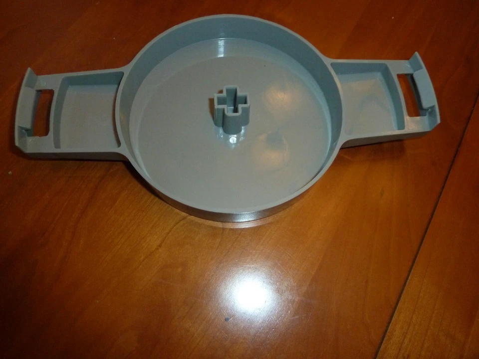 Máquina de helados Rival 8210 TG-G 2 cuartos de galón - tapa gris de repuesto solamente Foto 3 de 4