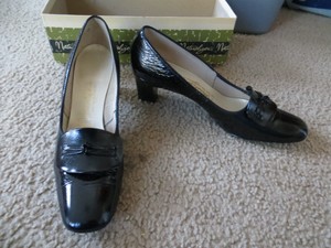 naturalizer chunky heel