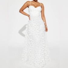 NWT SIZE M Fashion Nova White Floral Appliqué Dalia Sleeveless Maxi Dress Gown