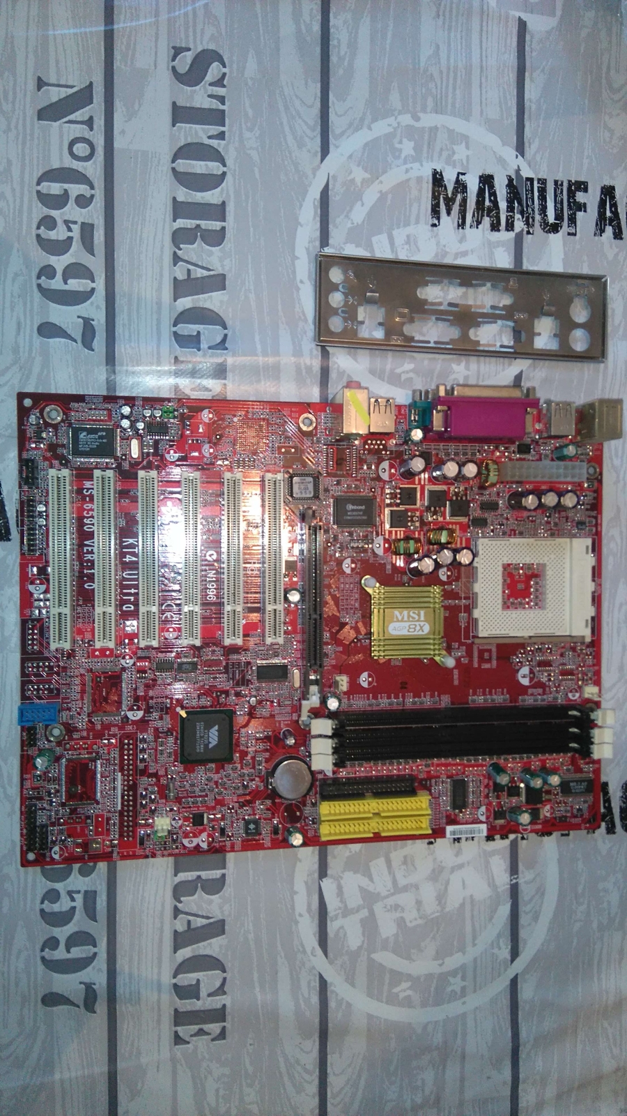 KIT CARTE MERE MSI KT4 ULTRA (MS-6590) + PROCESSEUR ATHLON