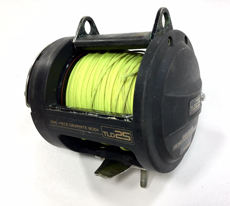 Shimano TLD 25 Lever Drag Fishing Reel Graphite Saltwater Live Bait / Trolling  - Image 3 of 4