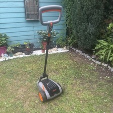VonHaus Cordless Mini Lawn Mower 18V 4Ah Battery 210mm Cut