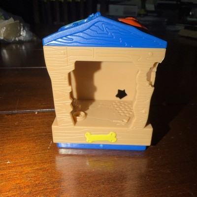 The Ugglys Pet Shop Doghouse Only Makes Noise
