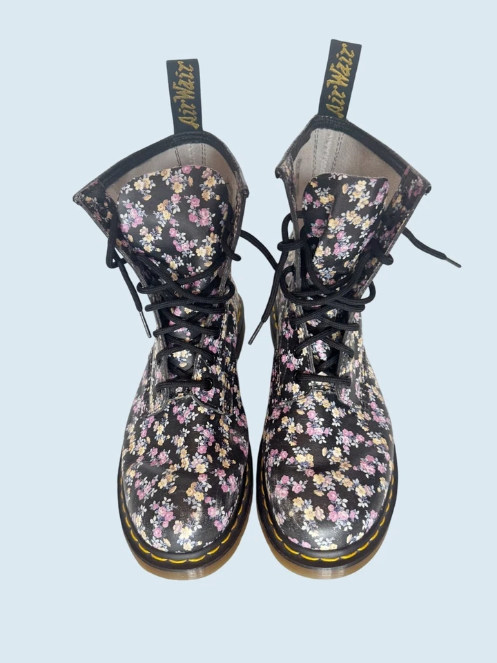 DR. MARTENS 1460 8 Hole Black Floral Pascal Lace Up Boots Size 8 - Image 3 of 4
