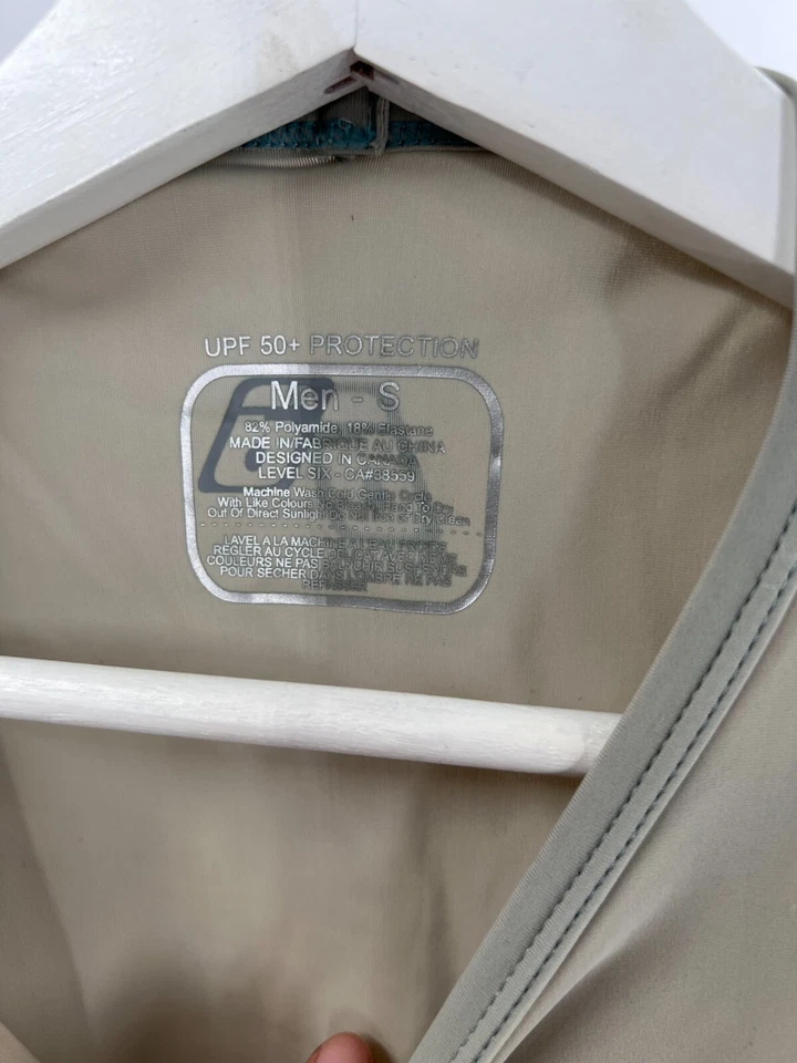 Camiseta Level Six UPF 50+ Coastal Paddling Beige Mangas Cortas Para Hombre Pequeña Verano Foto 4 de 4