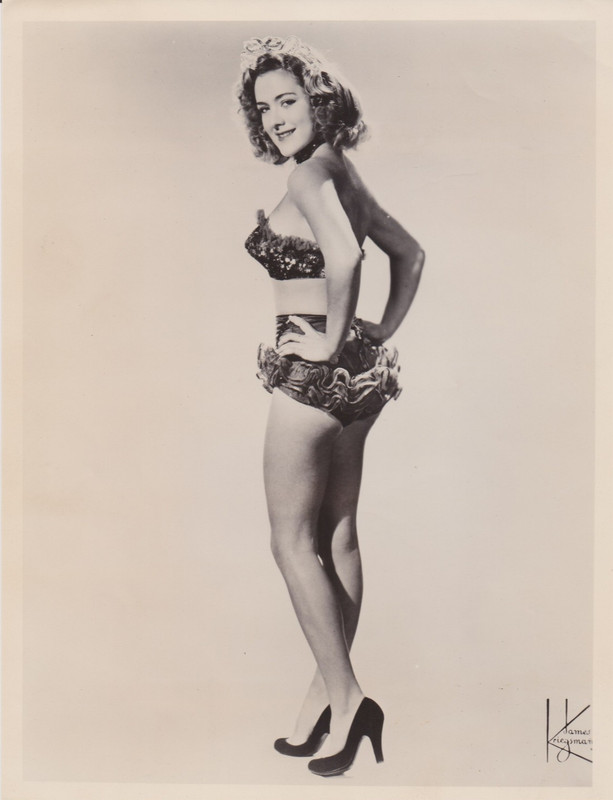 1962 Press Photo Leggy Circus Daredevil Carla Wallenda Models Bathing Suit