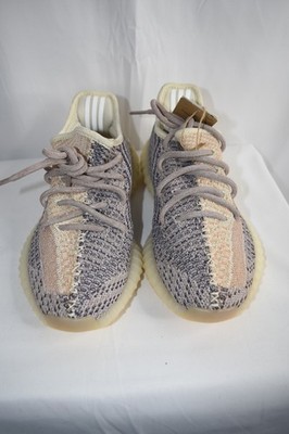 yeezy boost 350 v2 $220