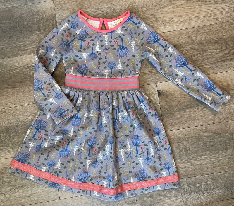 Matilda Jane Dress Gray Pink Winter Holiday Christmas Trees Size 6 Make Believe