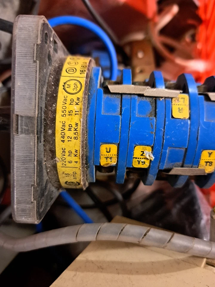 Interruttore Selettore A 3 Posizioni Breter 1.00.11 3ph - Imagen 3 de 4