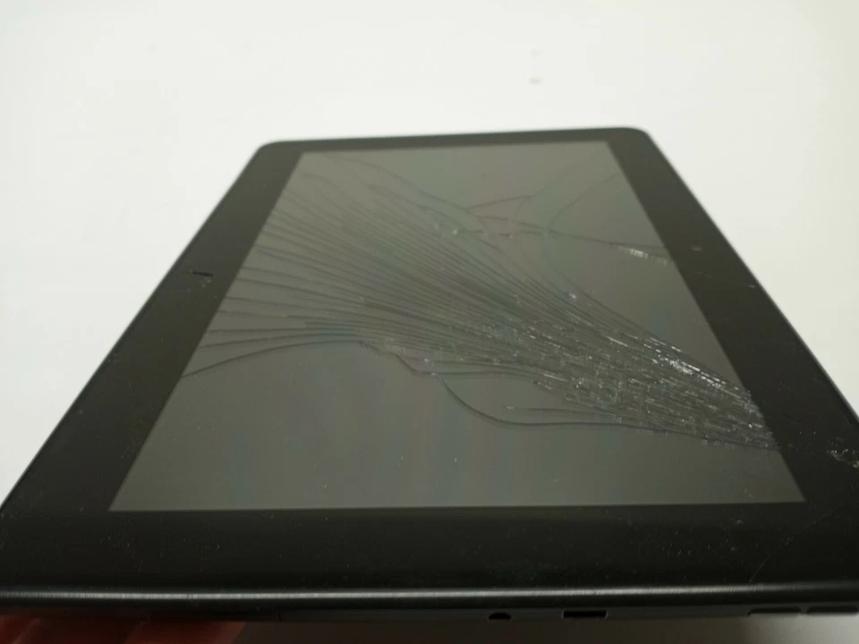  Gigaset QV830 8'' WIFI Android Black Tablet For Repair Only Screen Cracked  - Image 4 of 4