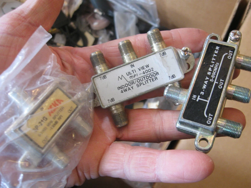 HUGE LOT of TV Antenna Parts Combiner 3-Way 4-Way Splitter Channel Master    - Image 4 of 4