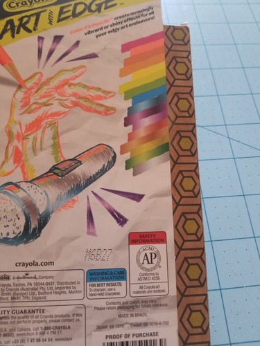 Libro de Color Barrons Animales en Peligro de Extinción y 16 Lápices para Colorear Crayola Art Edge NUEVO - Imagen 12 de 12