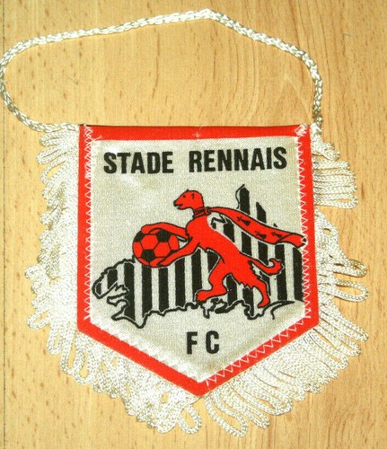 FANION ANCIEN FOOTBALL Laval Mayenne Stade Lavallois EUR
