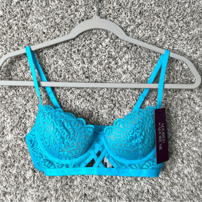 Adore Me Bra Women s 34B Dakota Contour Scuba Light Blue Lace Push Up NWT