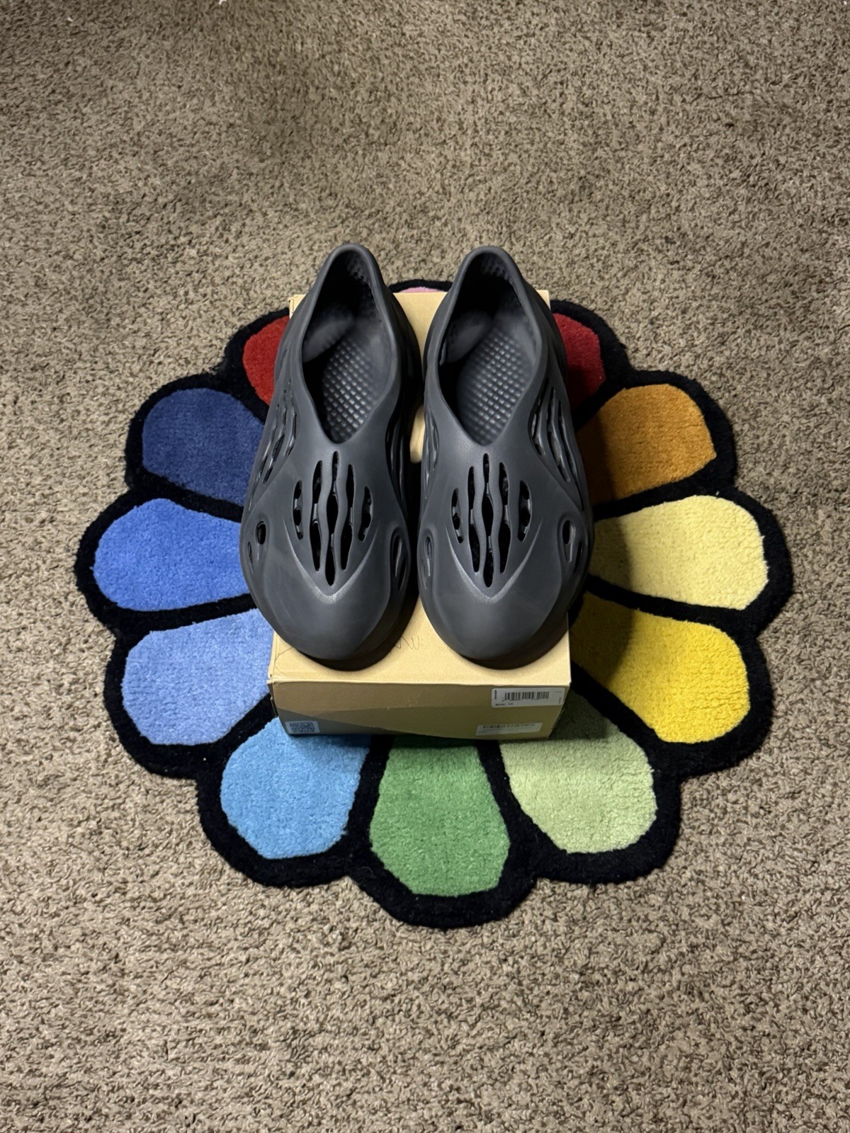 Size 12 - Yeezy Foam RNNR Onyx thumbnail 2