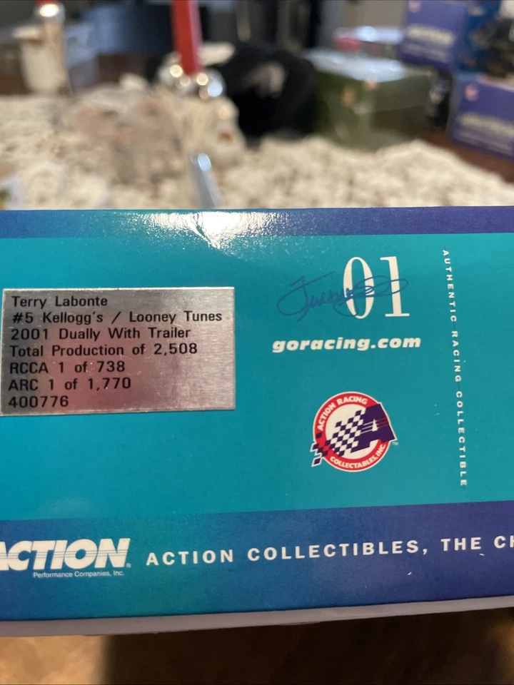 Terry Labonte #5 2001 Kellogg's Looney Tunes NASCAR diecast Chevy doble y trlr Foto 3 de 4