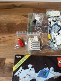 Lego Classic Space Set 6929 Starfleet Voyager inc Figure and Instructions 80s