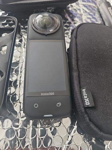 Insta 360 X4 - Picture 2 of 4