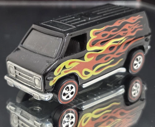 1974 Hotwheels Flying Colors Redlines Super Van Black flames CLEANED RESTORED