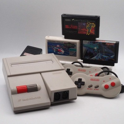 Gebrauchte Nintendo New Famicom Konsole System HVC-101 + 3 Shooter Spiele Bun...