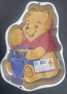 WILTON CAKE PAN WINNIE THE POOH 2105 3000