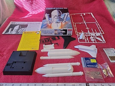 Academy Space Shuttle & Booster Rockets Plastic 1:288 Scale Model Kit 1986