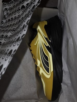 PUMA x POKÉMON Fade Pikachu Men s Size 10.5 In Hand With Receipt Fast Shipping 