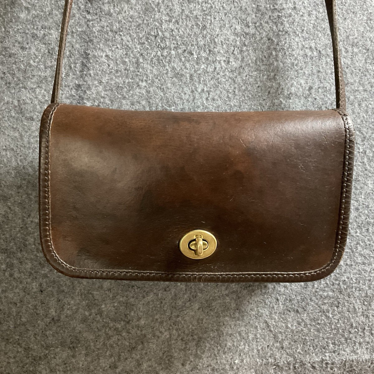 COACH Dinky Bag “Mini Clutch” #9375 Mahogany Patina 1989 Vintage COACH Dinky Bag “Mini Clutch” #9375 Mahogany Patina 1989 Vintage