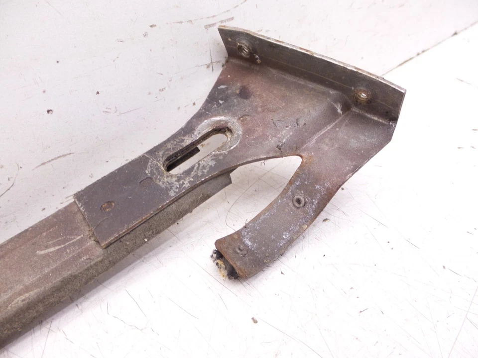 70-81 Camaro Firebird Passageiro Lateral Direito Janela Trilhos Pista Original GM - Imagem 4 de 4