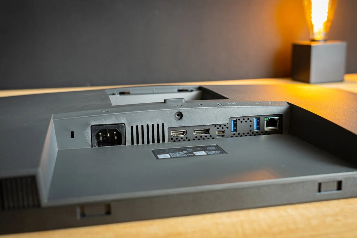 Dell P3222QE 32