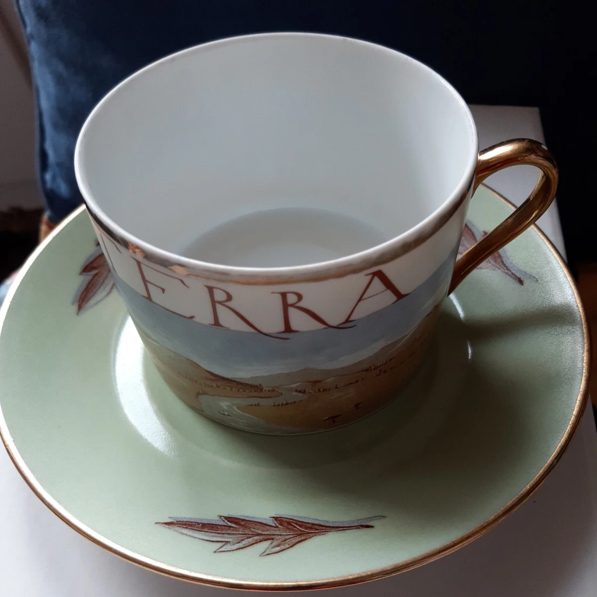 Hermes Paris « Le Nil », 2 tasses à déjeuner, 2 soucoupes, 1 assiette à