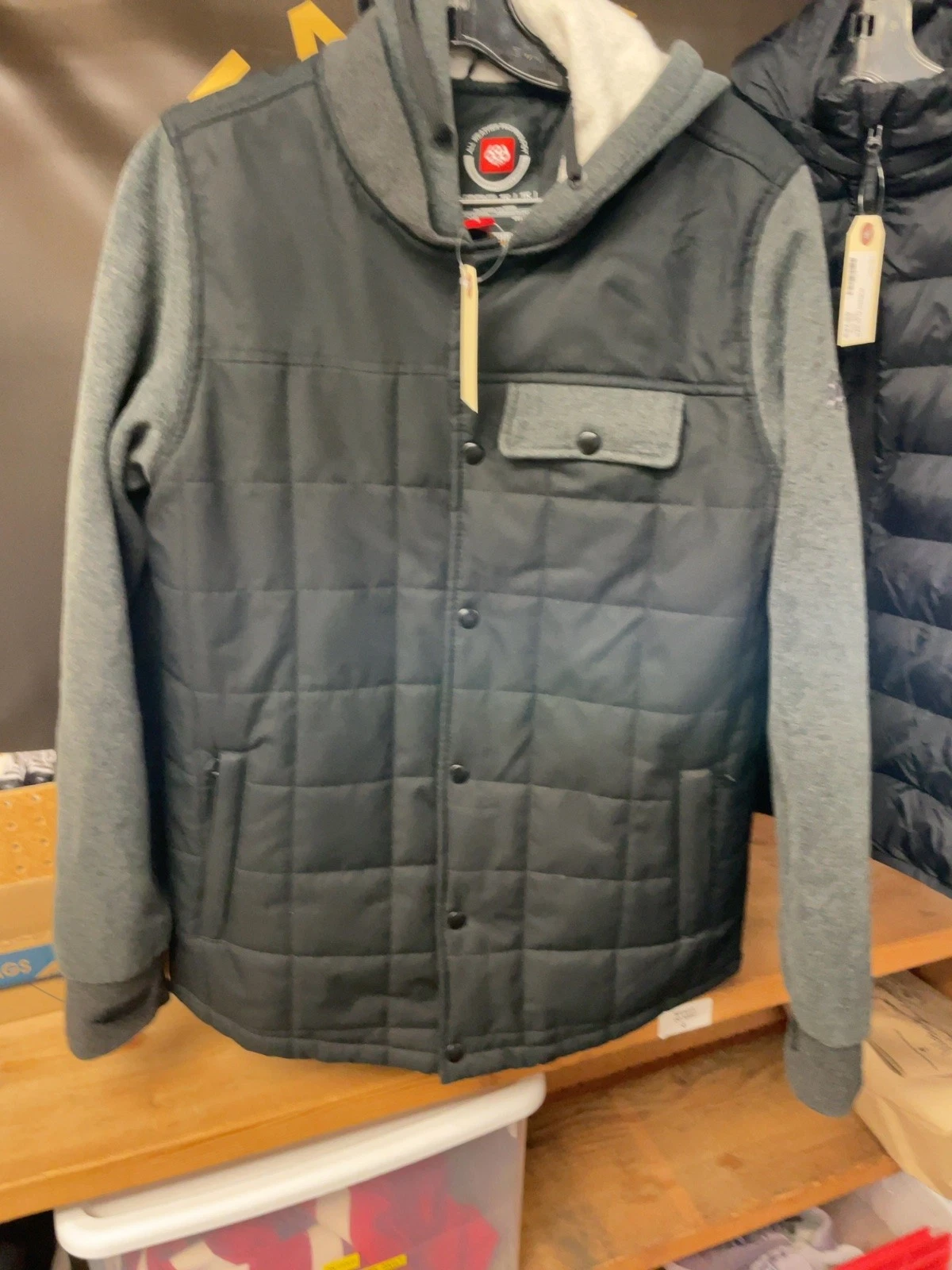 686 InfiDRY Quilted Hooded Jacket Mens Size S Black Grey Fleece Ski Snowboard - product detail image 1