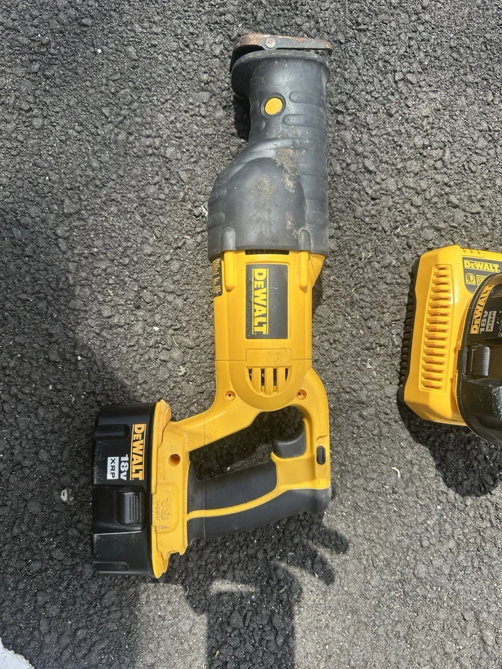 dewalt 18 volt reciprocating saw dc385 - Image 4 of 4