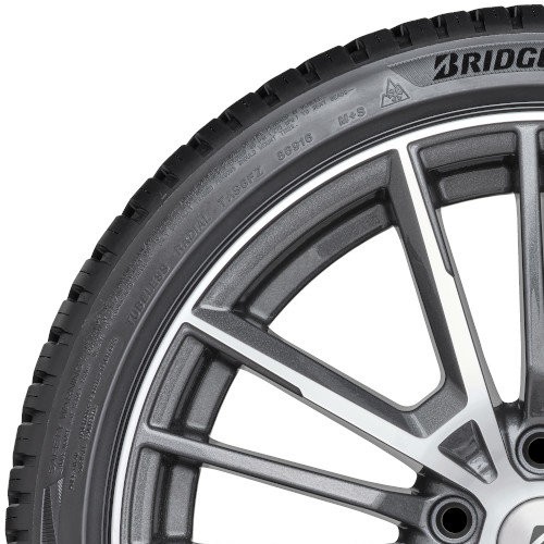 Bridgestone Turanza All Season 6 pneu 255/35 R18 avec technologie EV Enliten basse consommation