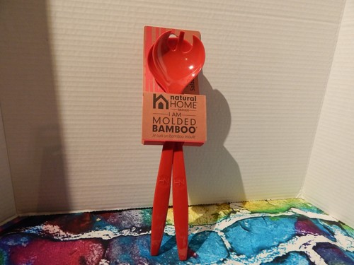 Lote de 2 utensilios de cocina de bambú moldeado rojo Natural Home Brands - Imagen 2 de 4