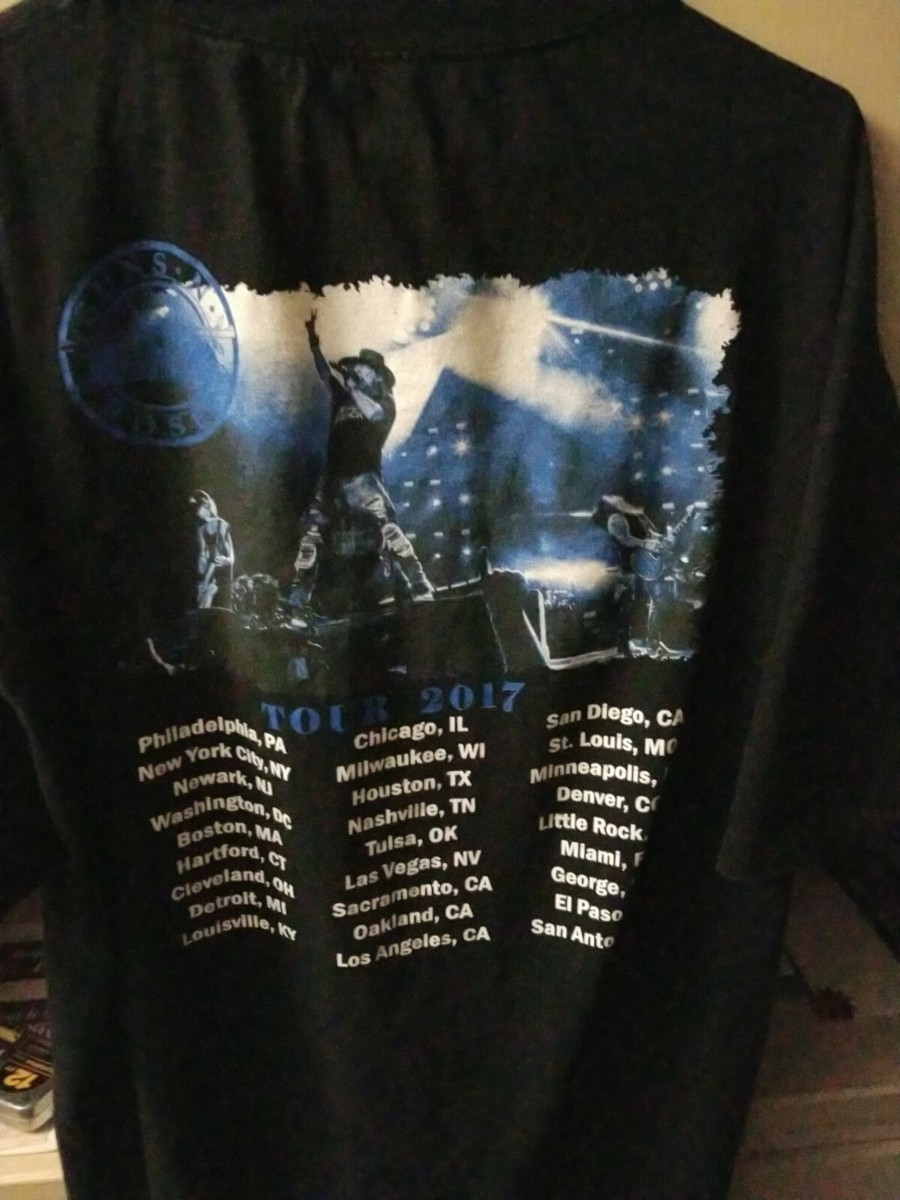 GUNS AND ROSES 2017 TOUR LARGE T-SHIRT | eBay